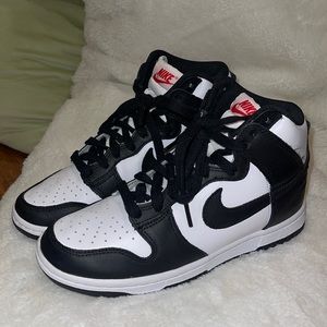 Never worn panda nike dunk high size women’s 6.5